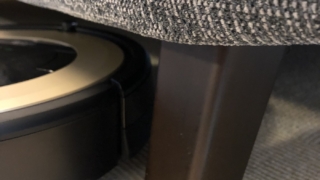 ソファ下の家具脚