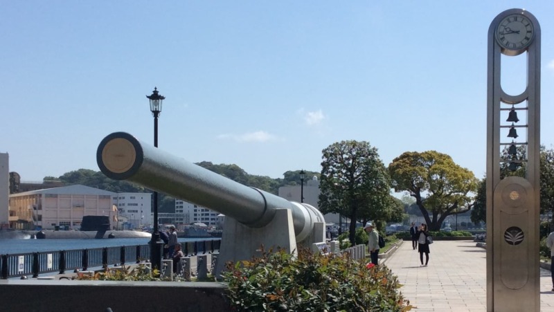 戦艦陸奥の40cm砲台を紹介する画像