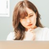テレワーク中の女性の画像